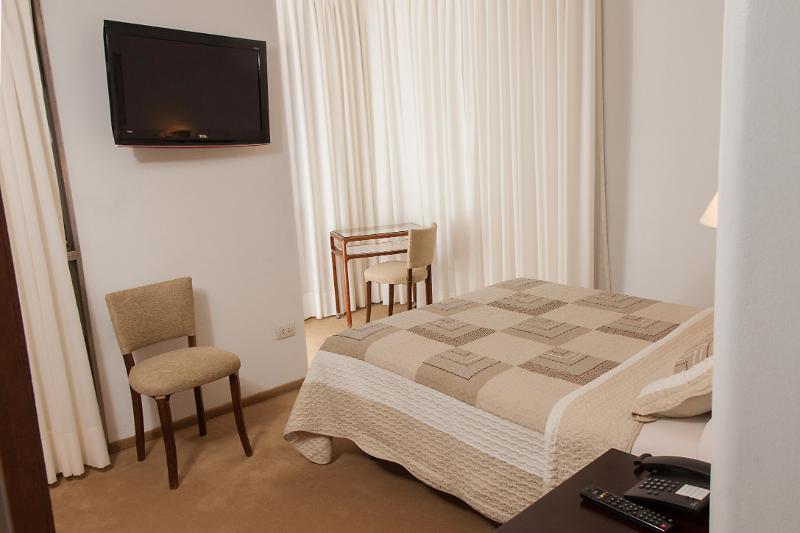 Gran Hotel Dora Córdoba Buitenkant foto