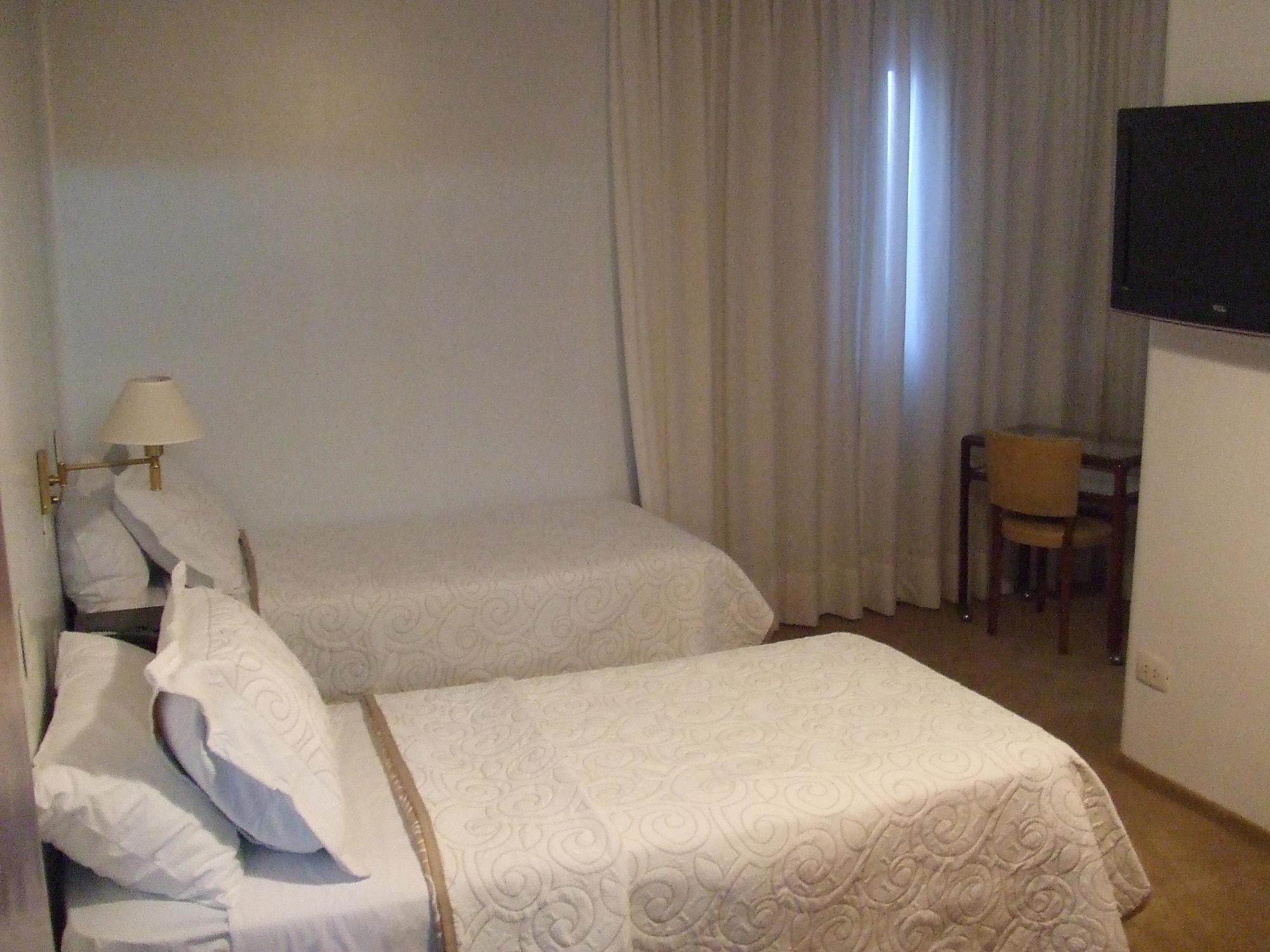Gran Hotel Dora Córdoba Buitenkant foto