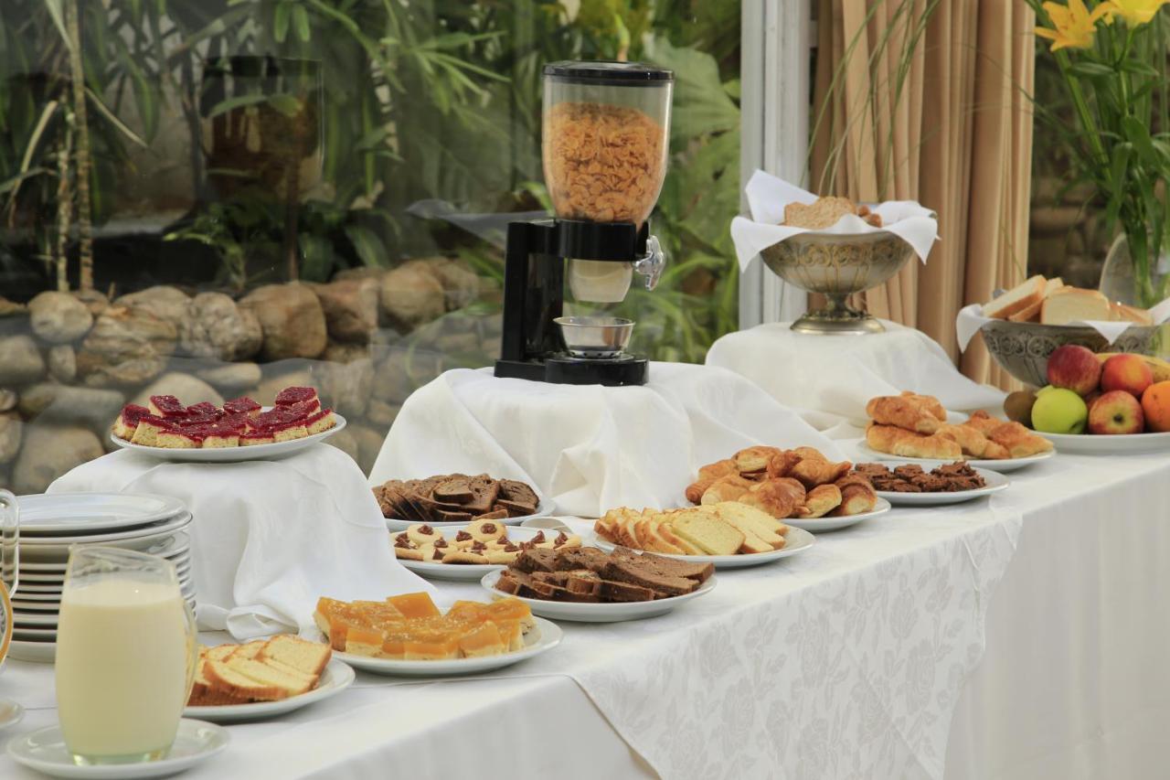 Gran Hotel Dora Córdoba Buitenkant foto